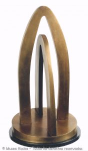 Dos formas, fundición de bronce, 74 x 39 x 39, 2014